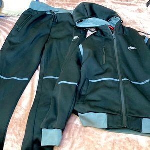 NWOT Nike Fleece Tech Fit